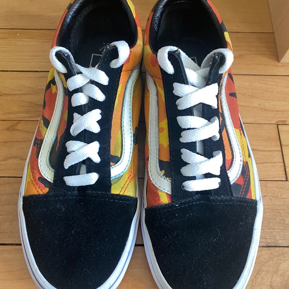 Vans Old Skool Sneakers orange/black/yellow Camo Women’s 8